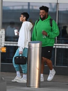 winnie-harlow-arrives-at-jfk-airport-in-new-york-10-04-2023-5.jpg