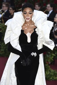 winnie-harlow-at-vogue-world-london-2023-at-theatre-royal-drury-lane-09-14-2023-2.jpg