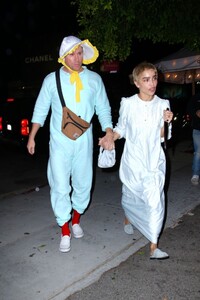 zoe-kravitz-and-channing-tatum-arrives-at-a-halloween-party-in-los-angeles-10-28-2023-2.jpg