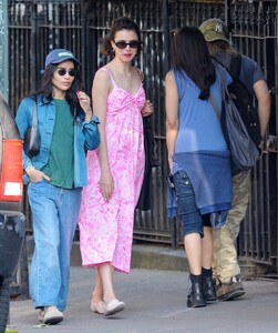 zoe-kravitz-and-margaret-qualley-out-for-dinner-in-new-york-05-29-2023-3.jpg