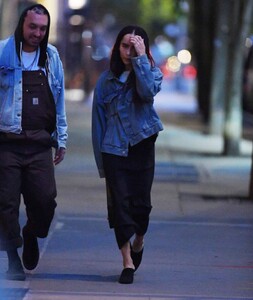 zoe-kravitz-arrives-at-jac-s-on-bond-for-succession-viewing-party-in-new-york-05-28-2023-1.jpg