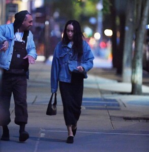 zoe-kravitz-arrives-at-jac-s-on-bond-for-succession-viewing-party-in-new-york-05-28-2023-2.jpg