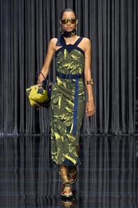 00009-ferrari-spring-2023-ready-to-wear-credit-gorunway.thumb.jpg.a12857a64642d9c8d6d481df7ba8ebbe.jpg