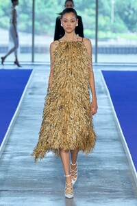00011-jason-wu-spring-2023-ready-to-wear-credit-gorunway.thumb.jpg.f063e91b45bbbc669ad223a114454209.jpg