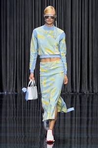 00024-ferrari-spring-2023-ready-to-wear-credit-gorunway.thumb.jpg.50195fcac1c17887ec1904d5b838755e.jpg