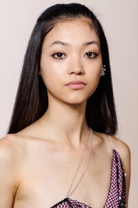 00024-givenchy-spring-2023-ready-to-wear-beauty-credit-gorunway.thumb.jpg.79ebd1d6df83422db54f1df439249a2a.jpg