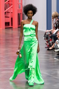 00031-fendi-spring-2023-ready-to-wear-credit-gorunway.thumb.jpg.af49fad22a07963a3d317695016db7c6.jpg