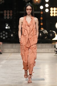 00032-isabel-marant-spring-2023-ready-to-wear-credit-gorunway.thumb.jpg.ca991a418eac4666c0ab9bb9748b367f.jpg