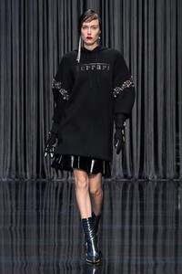 00036-ferrari-spring-2023-ready-to-wear-credit-gorunway.thumb.jpg.9df938271e79da3357bca70d23f1cddb.jpg