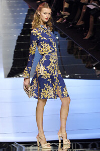 105526413_valentino-ss137.thumb.jpg.17c923c325774126e76bde48a23c0010.jpg