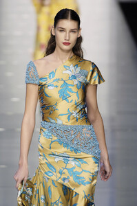 105526514_valentino-ss217.thumb.jpg.718d98e559270645d1355ca9dc5ef9d0.jpg