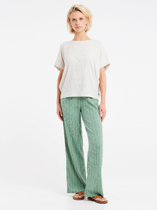 1610331_106_model_front-full_01.jpeg