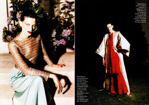 1994-9-vogue-fr-km-9a_orig.thumb.jpg.fc380bfd08355e4a9e646fdaf702cf49.jpg