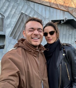 [2023.11.05] alessandraambrosio_398983637_18398537242000670_1573310873333977366_n.jpg