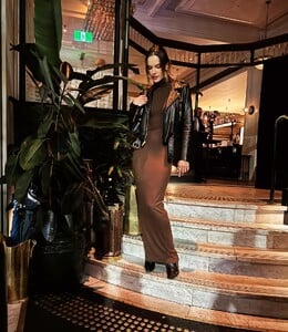 [2023.11.05] alessandraambrosio_399021976_18398537260000670_3024067115922106445_n.jpg