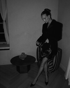 [2023.11.13] josephineskriver_401164400_1741497416363977_6666318769684034156_n.jpg