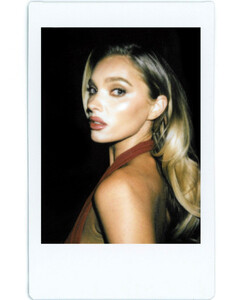 2023_11.14harpersbazaarus_402162542_302264035979856_7800524665919403669_n.thumb.jpg.edf137c489d37e46588d3b5372068d3e.jpg