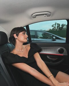 [2023.11.17] taylor_hill_402128166_18402960751024492_4642181473024907462_n.jpg