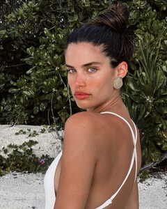 [2023.11.19] sarasampaio_403054649_18403842280058288_2835163625944557107_n.jpg