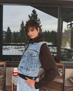 [2023.11.23] taylor_hill_404343063_18404122738024492_9048867960302554759_n.jpg