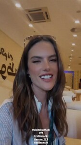 [2023.11.26] alessandraambrosio_3244720350880611706.jpg