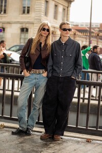 2072947-800w.thumb.jpg.8a57288e4d25a13dddd44d2c3aba3f69.jpg