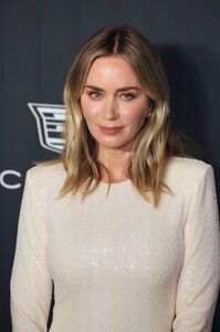 399258897_emily-blunt-087.jpg