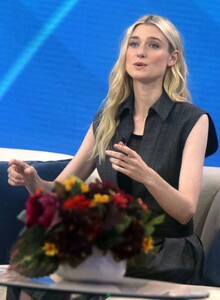 399598275_elizabeth-debicki-7.jpg