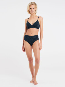 7610531_290_model_front-full_01.jpeg