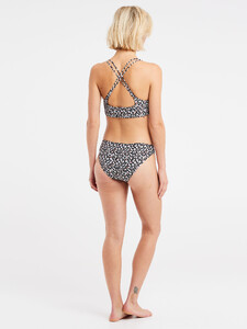 7611631_538_model_back-full_01.jpeg