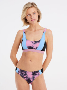 7618531_290_model_front-half_01.jpeg