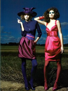 ARCHIVIO-VogueItalia(February2008)-Suggestions-003.thumb.jpg.8fc6de2c352f23b3281253352a56e96b.jpg