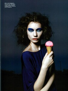 ARCHIVIO-VogueItalia(February2008)-Suggestions-007.thumb.jpg.4ecf339f28ad5e511fc1331d8470950f.jpg