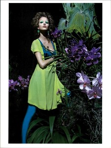 ARCHIVIO-VogueItalia(February2008)-Suggestions-019.thumb.jpg.5bcb51da5d414b01307165254c4327eb.jpg