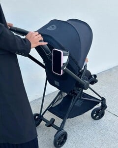 A busy mum on the go never looked this good thanks to @Cybex_Global#CYBEX #CYBEXfamily #CYBEXMios (2).jpg