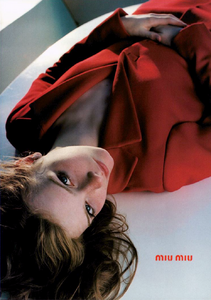 Akehurst_Miu_Miu_Fall_Winter_1998_99_03.thumb.png.ece4eb59c69eaf5e9ac8846e52264d0e.png