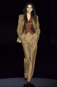 Bill-Blass-Fall-2004-uf1-Yr-HTh-Nfmx.jpg