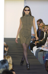 Diane-von-Furstenberg-Fall-2003-FNk-Ziv-Hi-OFjx.jpg