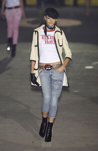 Dsquared2-Spring-2004-S8-K2e7-OTTh-Ix.jpg