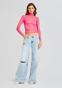 Ecommerce_Crop-23-10-24_PIPERSWEATER_MALIBUPINK_MONETBRA_MALIBUPINK_ASTONJEAN_COASTLINE__3103_ECOMM.jpg