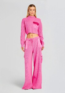 Ecommerce_Crop-23-11-15_DONNASWEATER_DAPHPANT_MALIBUPINK__0286_ECOMM.jpg