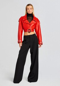 Ecommerce_Crop-23-11-15_VICTORIAJACKET_FIERYRED__1245_ECOMM.jpg