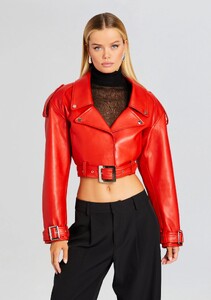 Ecommerce_Crop-23-11-15_VICTORIAJACKET_FIERYRED__1262_ECOMM.jpg