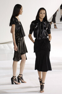 Givenchy-Spring-2006-o-OVT91w8-ZMOx.jpg