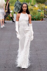 GivenchyS23051.thumb.jpg.d09328d0b6ada44d8e2a8752b597f27e.jpg