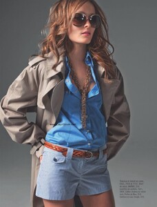 GlamourFrance(May2010)-PreppyWoman-003.thumb.jpg.7c70cae9a18f928b48a72be2bf973408.jpg