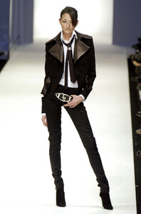 Karl-Lagerfeld-Fall-2004-j-WHU5-C-b-D9-Gx.jpg