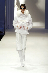 Karl-Lagerfeld-Fall-2004-rz-Zpfe-Ns2-VMx.jpg