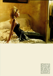 Klein_Vogue_Italia_October_2005_05.thumb.png.a9849684e2a538a67d67958151053f24.png