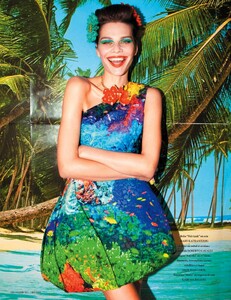 LOfficielFrance965(May2012)-K-Hawa-007.thumb.jpg.fa1f8b7c56b2d007c7c840bc3fadda75.jpg